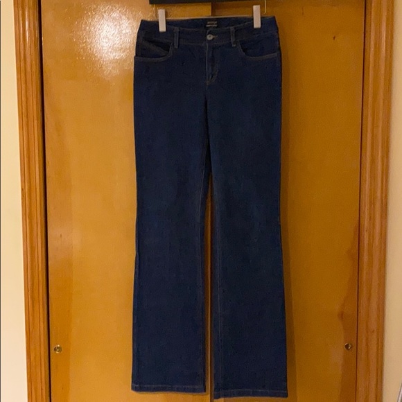 Womyn Jeans - Picture 1 of 6